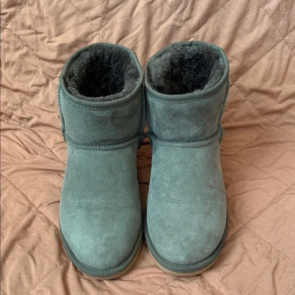 Genuine UGG Since 1974 Australia - Picture 2 of 7